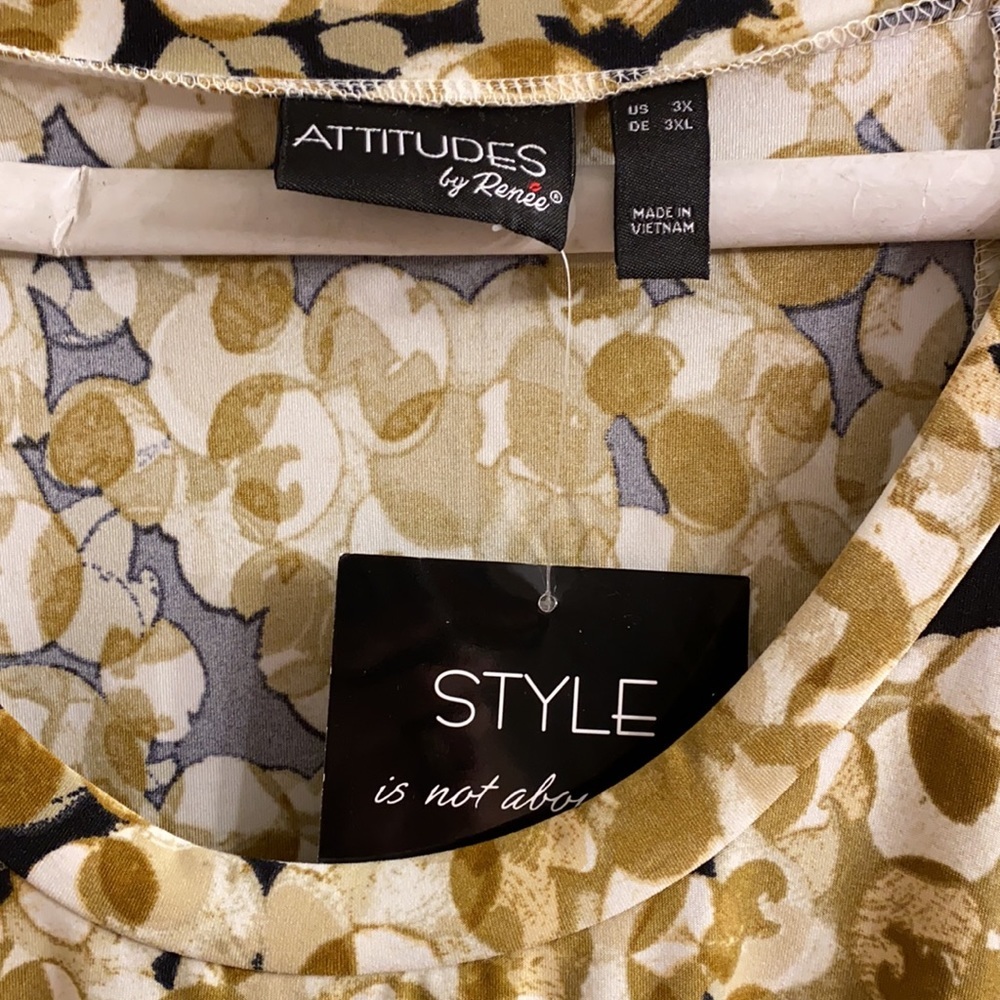Tunic in animal print like NWT 3/4 sleeves with pockets Has high low hem - Picture 5 of 7